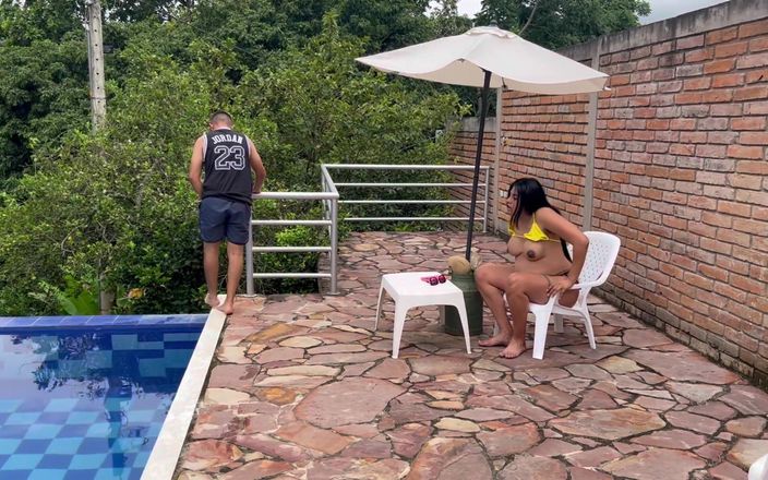 MelaniRincon: Cowok sange ini ngentot aku di kolam renang waktu suamiku...