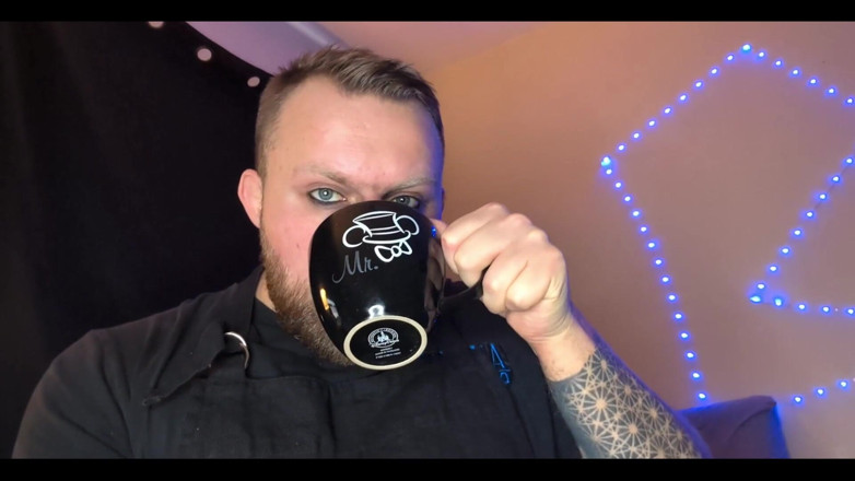 WolfgangWhite: Barista pervertida se corre en tu taza de café y...