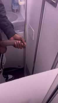 besar hitam di Lavatory