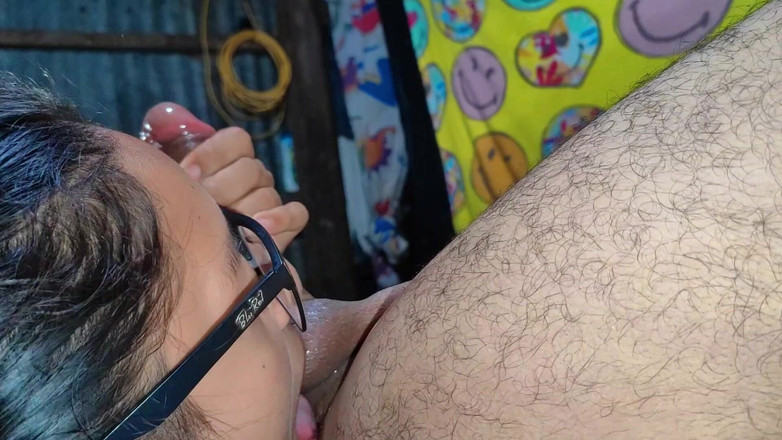 Cintialove: 她舔大黑屌性感熟女吮吸特写
