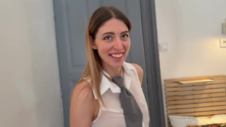 Ignoring Handjobs: Uzun bacaklı en ateşli seksi sarışın okul üniformalı etekli ve diz üstü çoraplı...