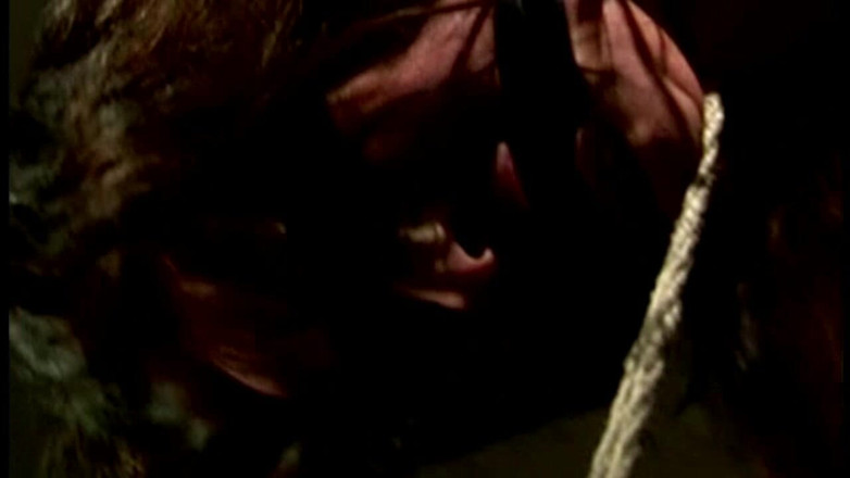 Submissed: Роміна дивиться на землю