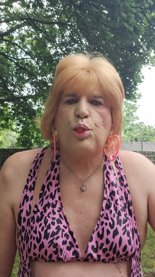 Victoria Lecherri: Afară de Popsicle!