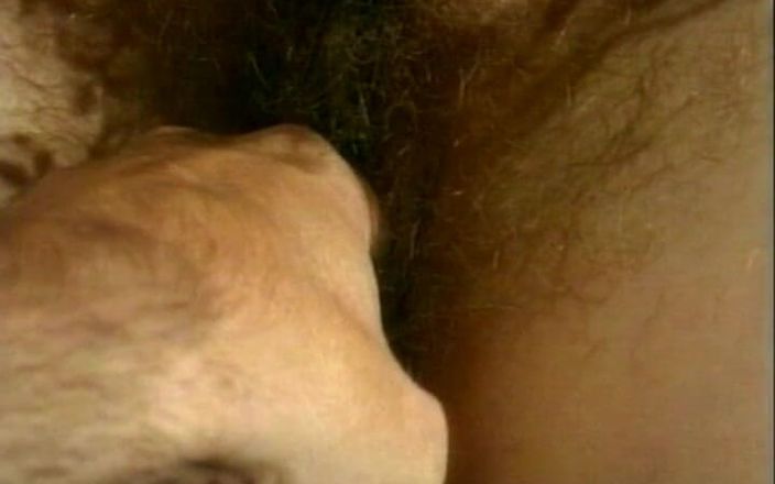 Vintage Lust: Moglie sorpresa a fare sesso con l'amante # 1