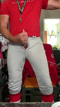 야구 장비와 빨간 줄무늬 양말의 Jockdad87 가장자리