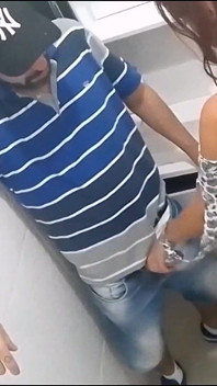 Safada Entra No Banheiro Masculino Do Barzinho!