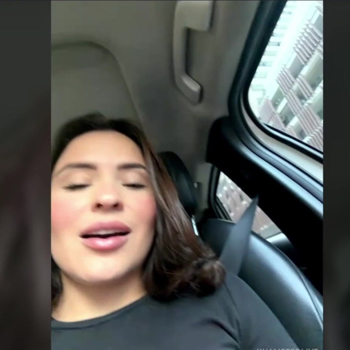 Ayumi Hall: 賭けに負けたら、裸になって車で街中を走りながらオナニーしなきゃいけない