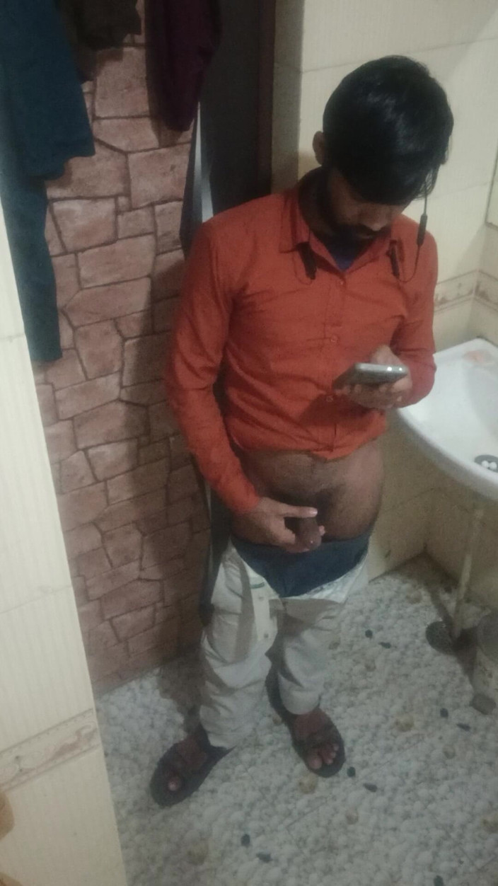 Brijesh 270: Saya merakam video sendiri, bersendirian di bilik air.