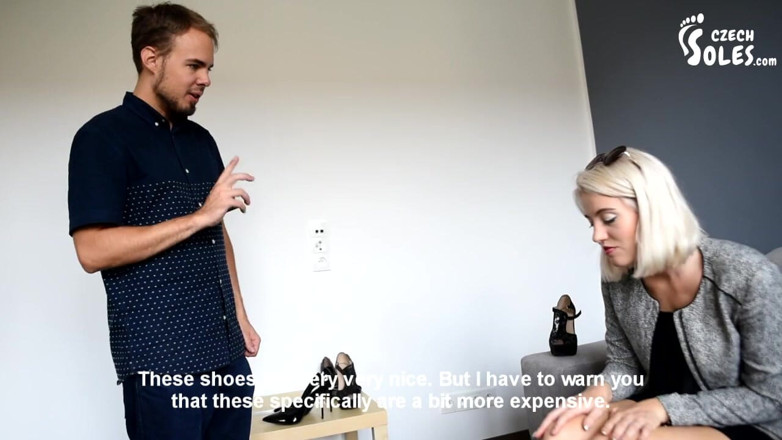 Czech Soles - foot fetish content: Pies grandes en zapatería de lujo - parte 1