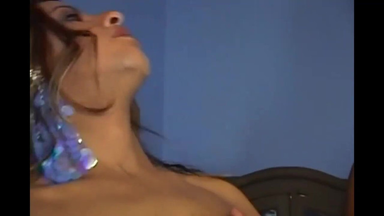 She-Male X: ニューハーフの肛門輪姦でサンパウロはブラジルを行う。.