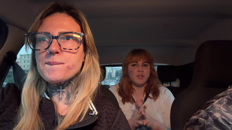 Couple dna: Scavenger en carton pour était excité quand elle nous a vus