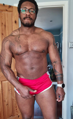 Amadeus: Shorts vermelhos grandes