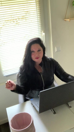 Maitresse Clara: 召见克拉拉夫人办公室