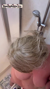 Heiße schlaffe brasilianische bBW MILf seif, seifige dusche