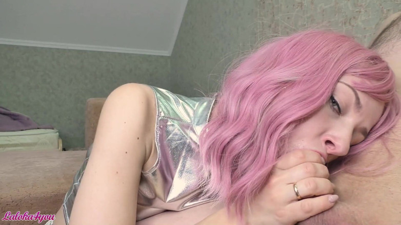 Laloka4you: Rosahårig flickvän sensuell avsugning - sväljer sperma