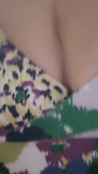 Wackelnde große, weiche MILF-titten
