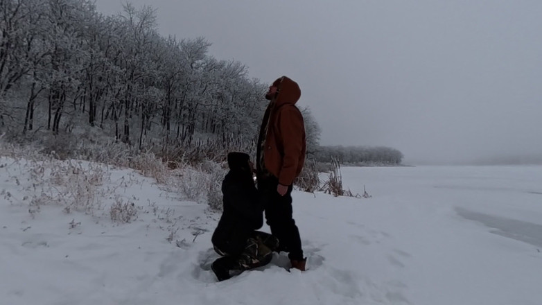 Mya Lane: Přistižena Při Trojce Při Šukání Venku