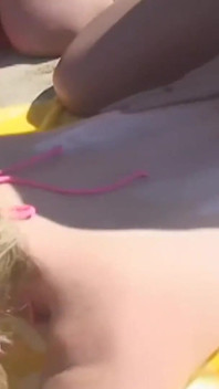 女同性恋四人组振动器玩玩具