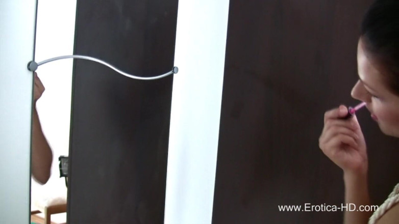 Erotica HD: Katie, lippenstift, spiegel necken