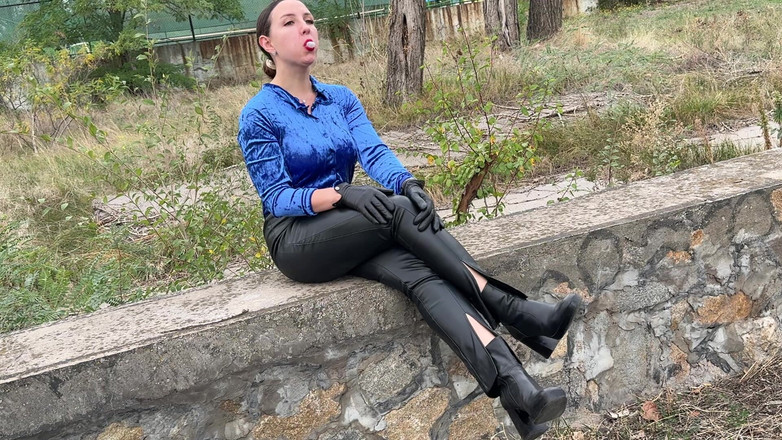 Hottie goddess: Descalza cuelgan en seducción