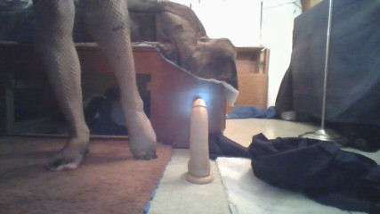 Nikka's House: CD rides big dildo