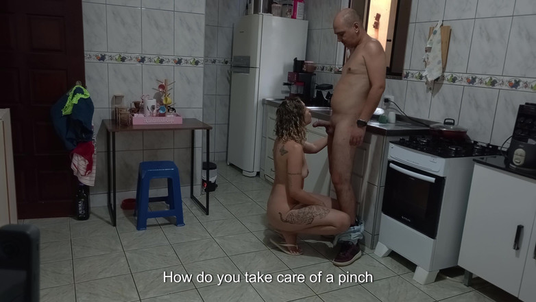 Gabi SweetCouplesStories: Une jeune soubrette offre des services supplémentaires