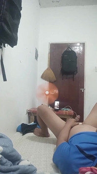 Saya akhirnya dapat memegang zakar anggota polis yang saya berhala