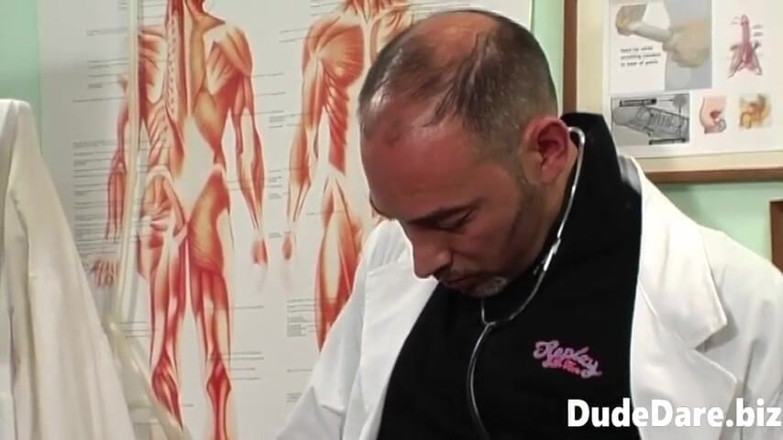 DudeDare: Naughty doctor smashes horny brunette dude in the ass