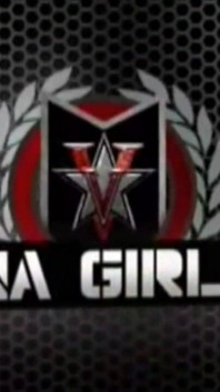 Harika siri porno yıldızı duşta dev göğüslerini ve büyük götünü gösteriyor