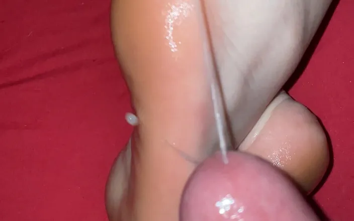 Steveboy: Real Amateur Sexy Enjoying Oily Soles