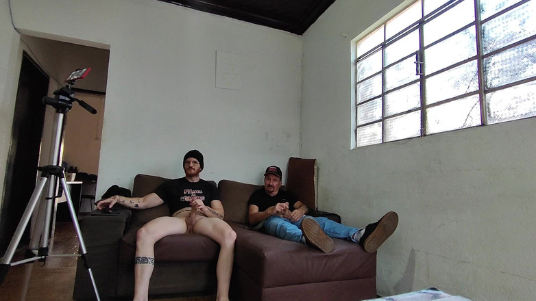 carmonaoficial: Carmona dan carlos urach lagi asik masturbasi bareng-bareng