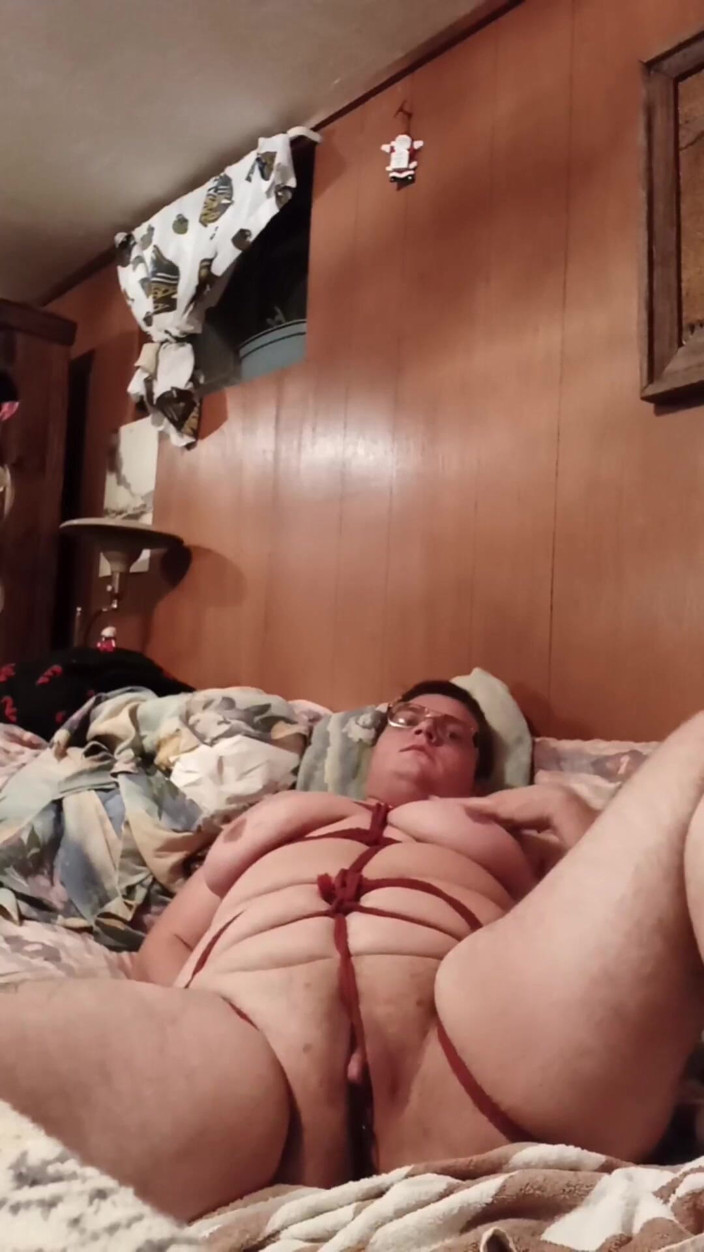 PoppyLethe: Rope show - Ftm - selbstfesselung mit einem plug in meinem arsch