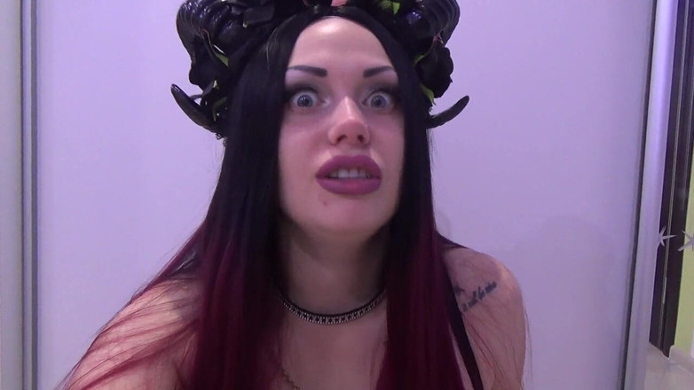 Goddess Misha Goldy: SPH-förförelse från Succubus!