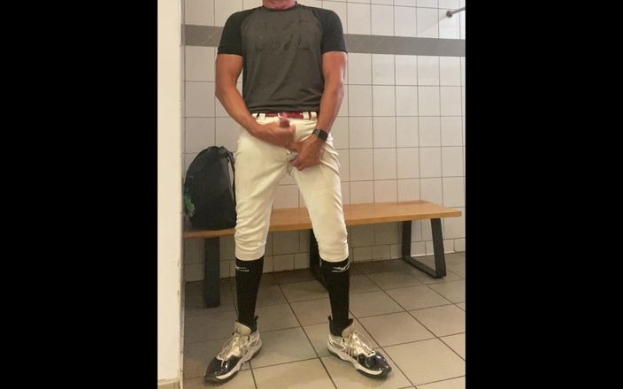 JockDad87: Baseball, Jockdad87 lâche sa dose alpha dans les vestiaires