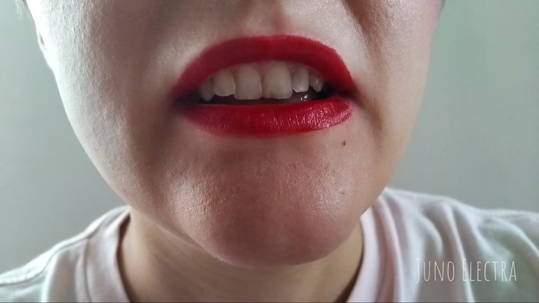 The Antichristrix: Le labbra rosse della gigantessa hanno fame di te video...