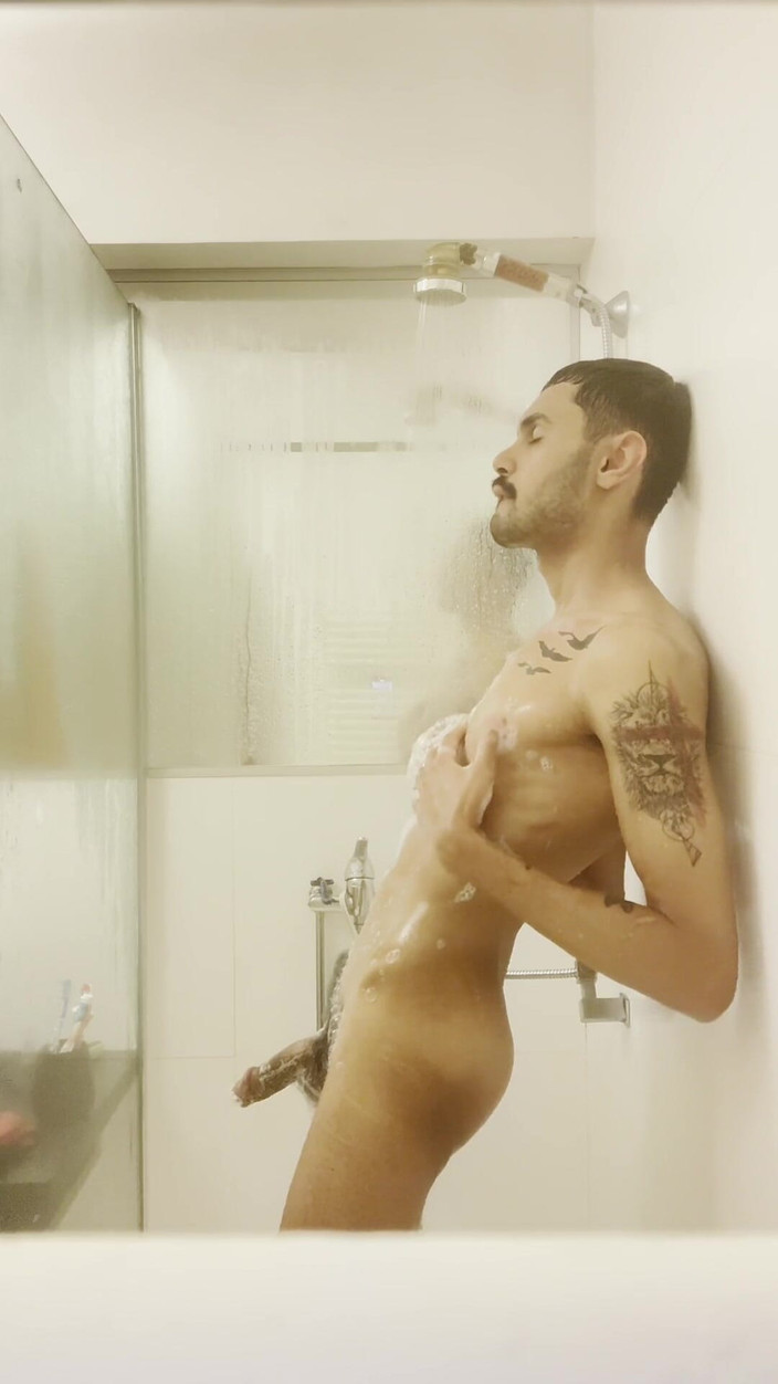 Leandro e Asafe: Sprchování a honění, dokud nebudu dojit