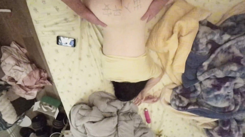 SquishMallow3328: Lekkere Jimmy schrijft op sletterige kat en komt in haar...