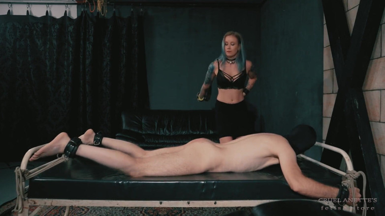 Cruel Anettes fetish world: Hard spanking from Anette