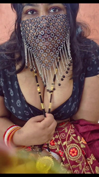 Indische tante werd geil en geneukt door een jongen