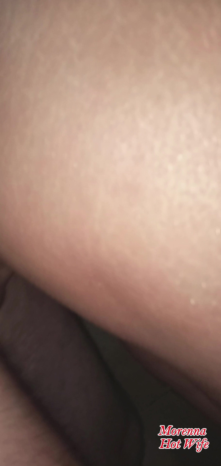 Nalgona Hot Wife: Maturo era fare un bagno e finisce con un bel...