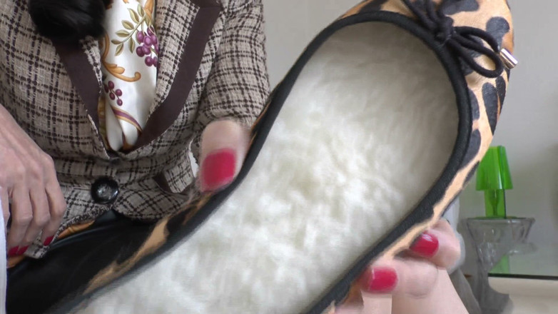 Lady Victoria Valente: Sole Cumming! Cum in My Ballet Flats - Lady Victoria Valente