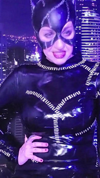 Catwoman Snatches a Robin Part 1