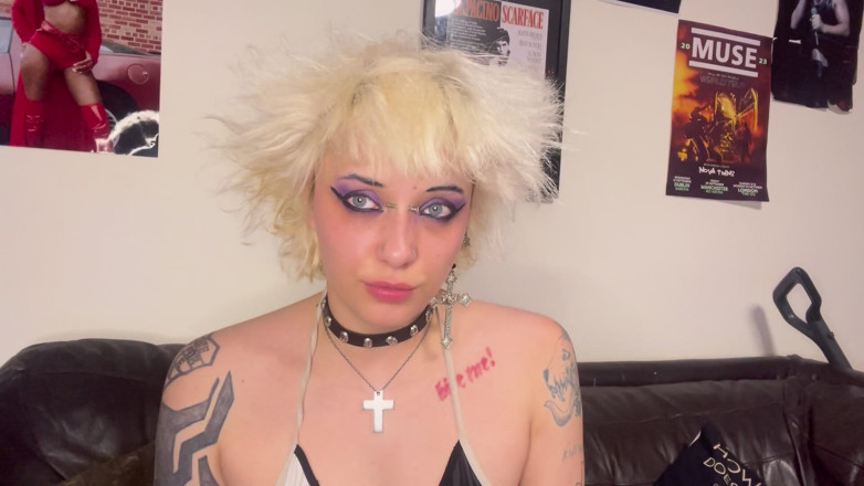 Glitterqueen1999: Їсть мого збоченого вітчима 