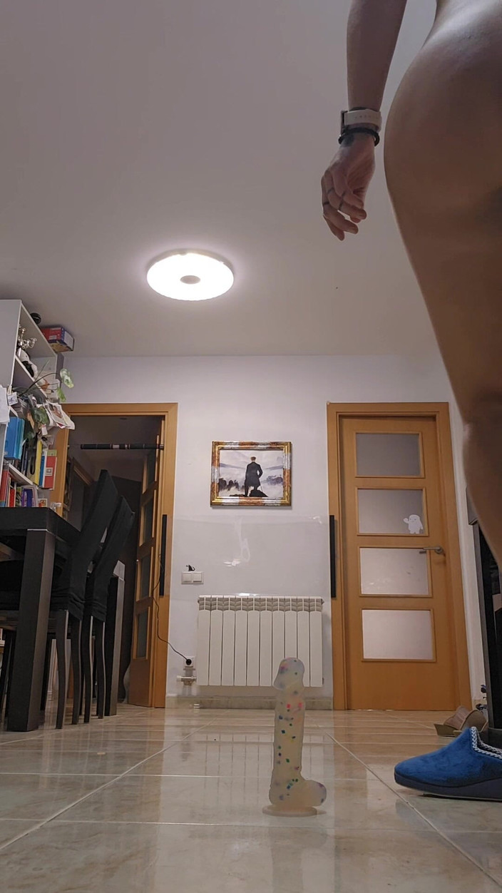 dafnedenoch: Sám se snažím, učím a masturbuji latinsky