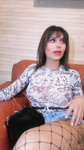 Barbietransxxxx: 友人にオーラルセックスを与えるtranny
