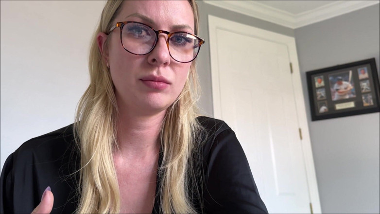 Alex Adams: Kız arkadaşın üvey annesi seks öğretiyor - Sydney Paige - önce üvey anne geliyor