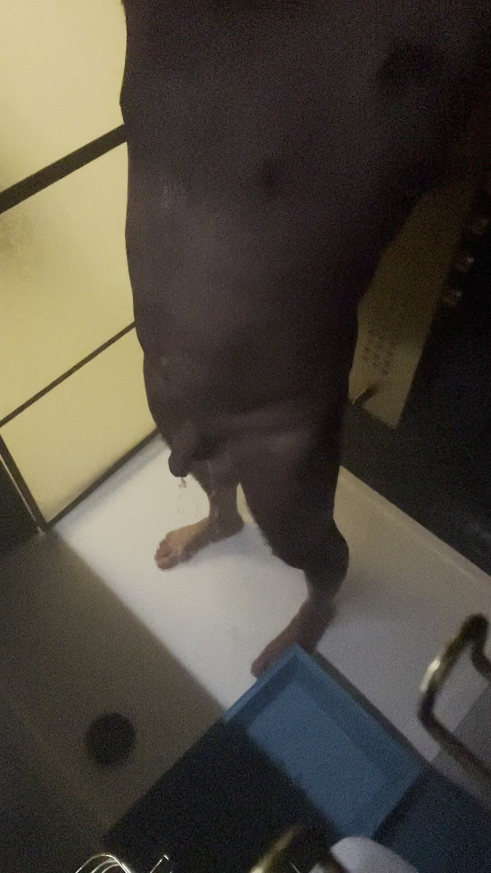 Razzle6: L'ora della doccia