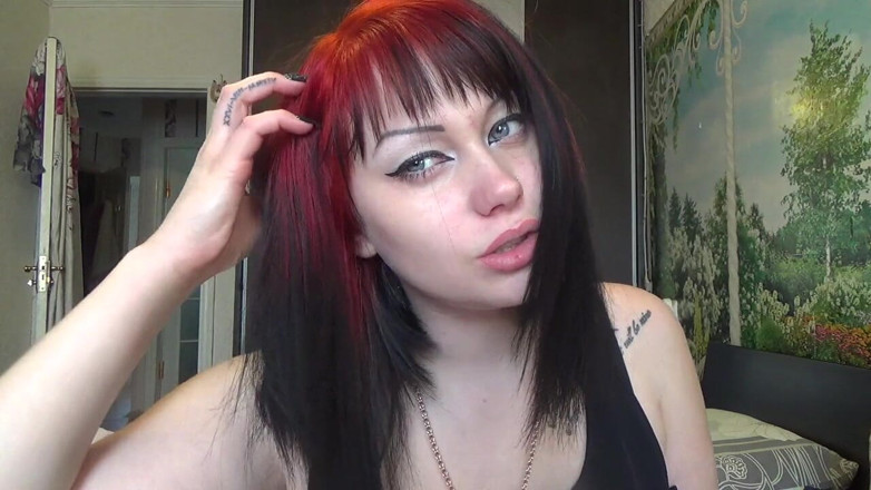 Goddess Misha Goldy: rambut saya dengan berus kecil dan besar dan kuku panjang