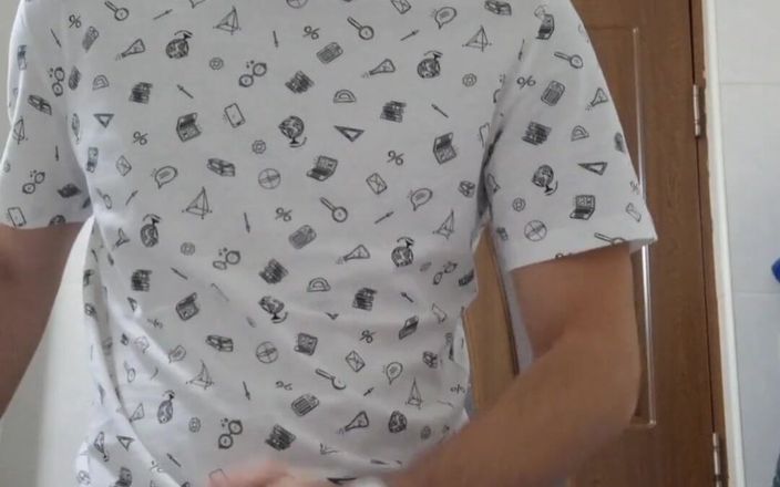 The college boy: Masturbare rapidă în baie