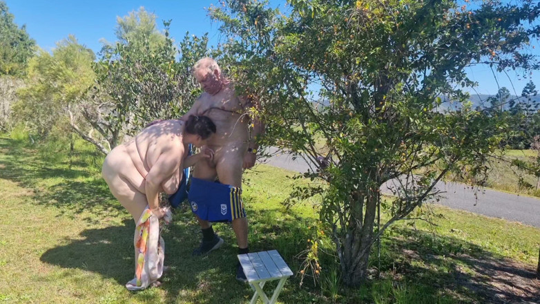 WeAreFukBunnies: Esposa nervosa, boquete arriscado na estrada